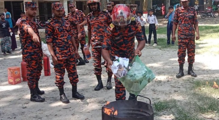 নরসিংদীতে শিবপুরে আন্তর্জাতিক দুর্যোগ প্রশমন দিবস উপলক্ষ্যে র‍্যালি ও মহড়া অনুষ্ঠিত